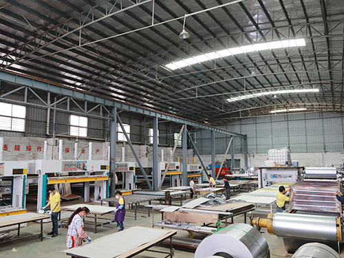 鋁紳仕-生產(chǎn)車間